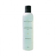 Refreshing Bath & Shower Gel di GNLD gel bagno-doccia delicato rinfrescante idratante con aloe vera e pro-vitamina B5. Senza oli